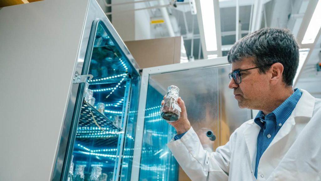 Dr. Nicholas Oberlies